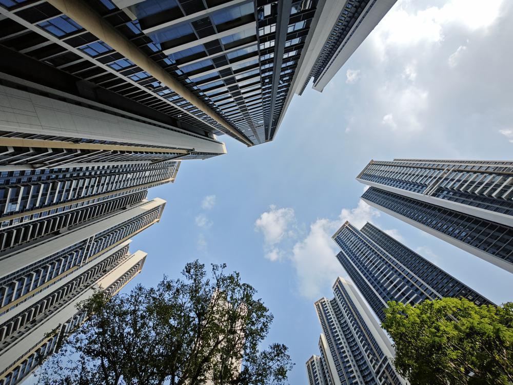 稳住楼市，持续用力推动房地产市场止跌回稳